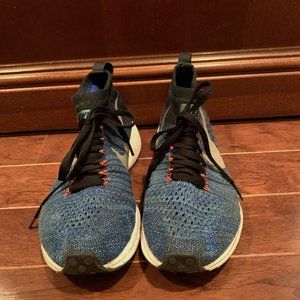 Nike FlyKnit Boys Size 5Y